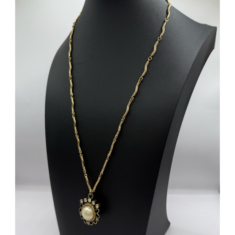 Vintage Faux Pearl Pendant Necklace | Gold Scalloped Frame Rope Chain - Picture 6 of 10